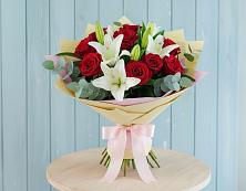 Букет цветов из:  Лилии и Розы в Межевом