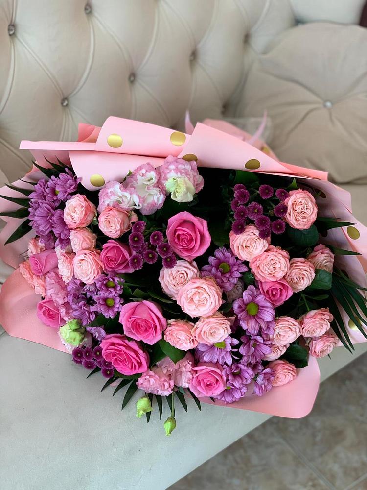 Букет цветов из: Хризантемы, Розы и Лизиантусы в Межевом