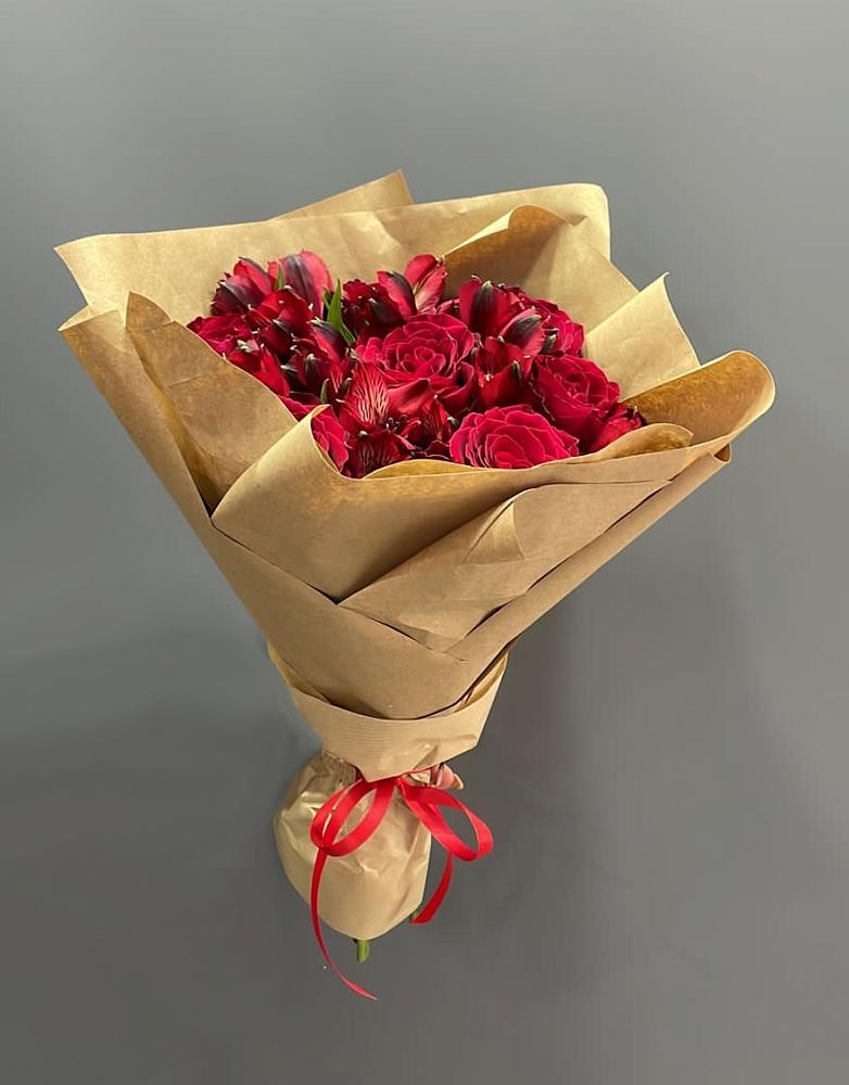 Букет цветов из: Альстромерии и Розы в Межевом