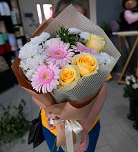 Букет цветов из:  Герберы, Розы и Хризантемы в Межевом