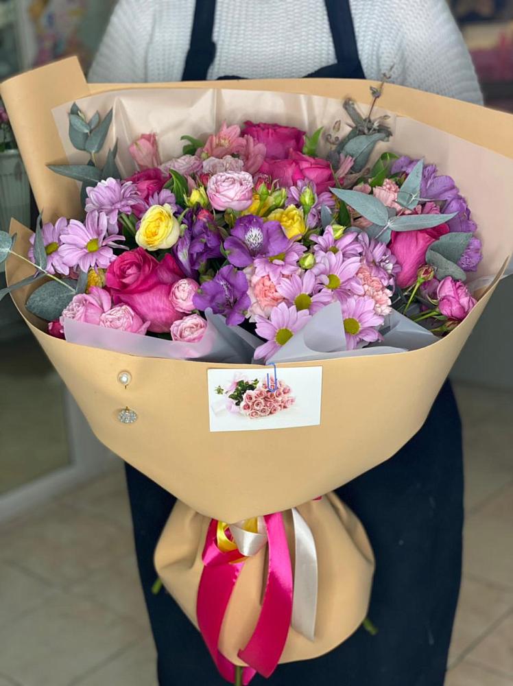 Букет цветов из: Хризантемы, Гвоздики и Альстромерии в Межевом