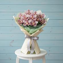 Букет цветов из:  Орхидеи и Розы в Межевом