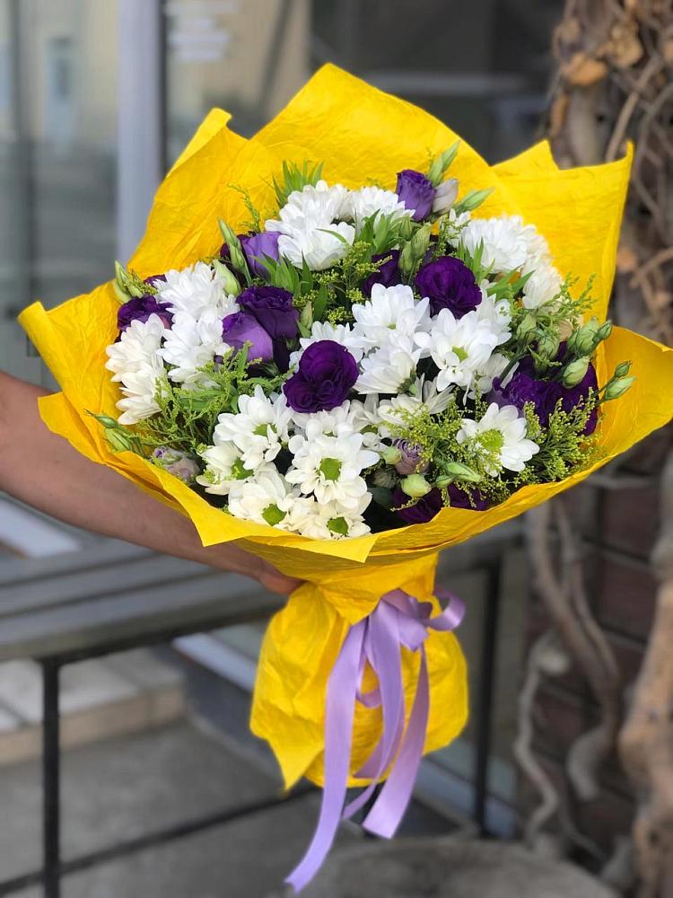 Букет цветов из: Ирисы, Хризантемы и Ромашки в Межевом