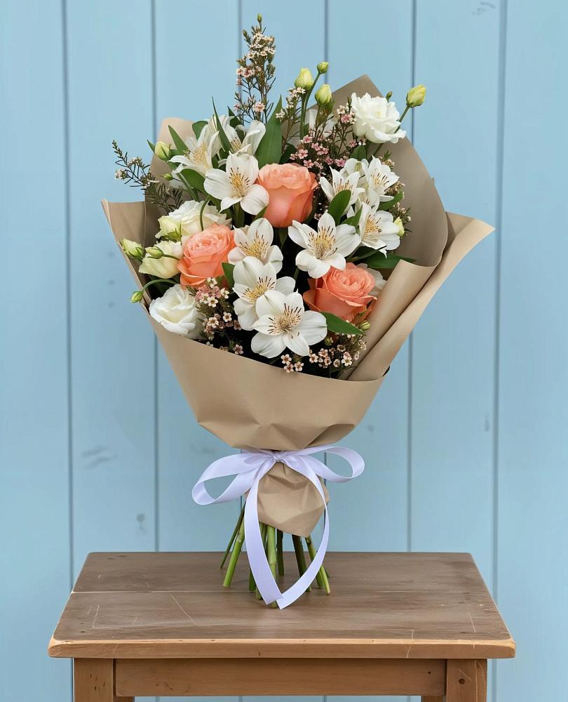 Букет цветов из: Альстромерии, Лизиантусы, Розы и Хризантемы в Межевом