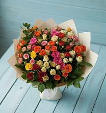 Букет Микс из разноцветных кустовых роз в Межевом